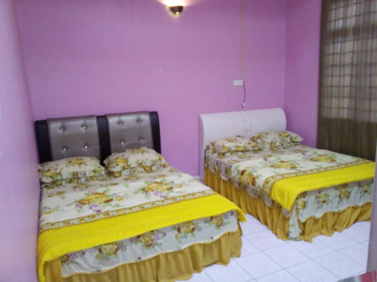 Homestay Roomstay Muar Srizahrani Exterior photo