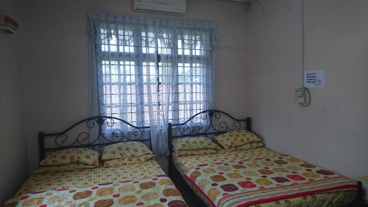 Homestay Roomstay Muar Srizahrani Exterior photo