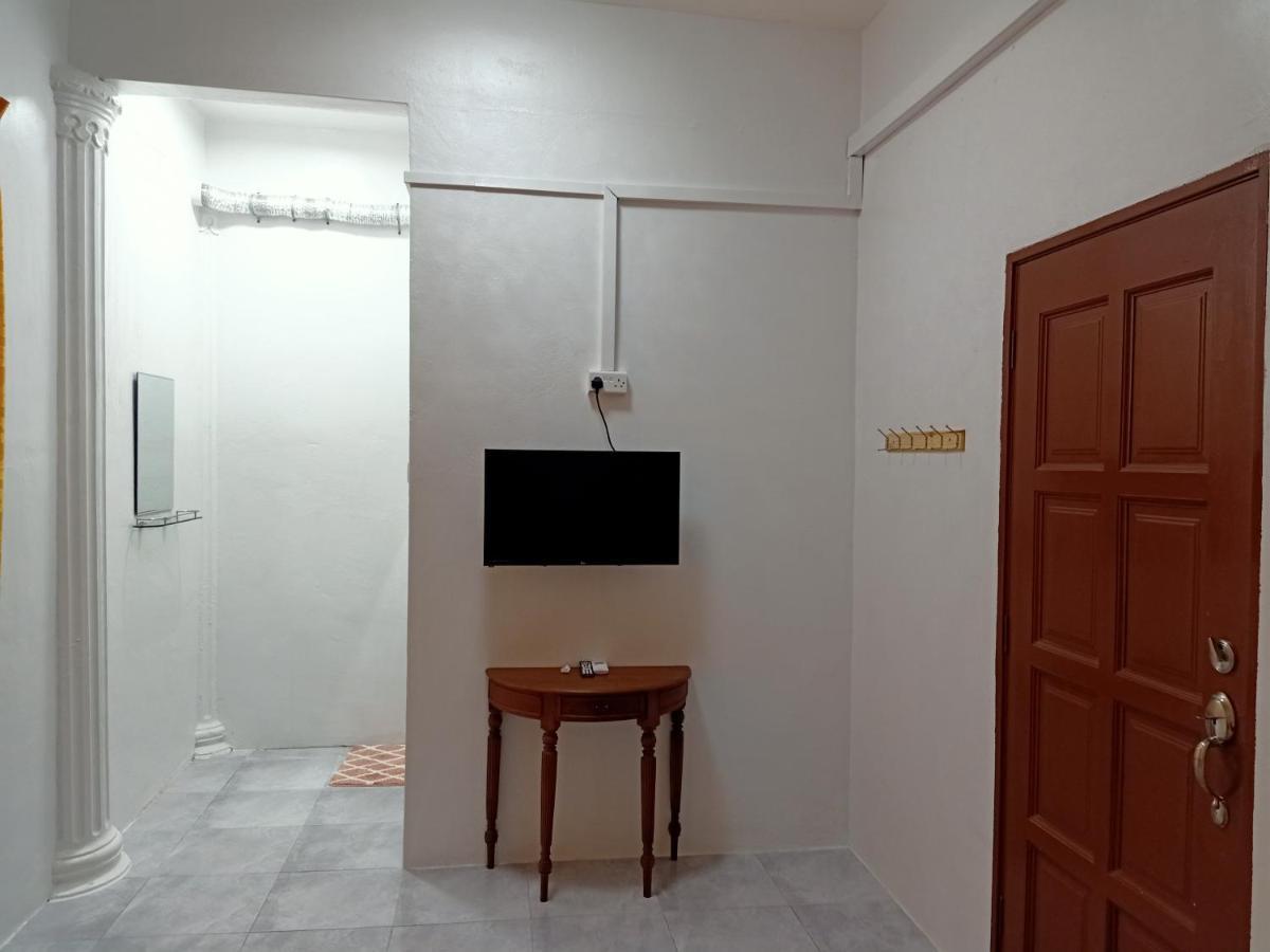 Homestay Roomstay Muar Srizahrani Exterior photo
